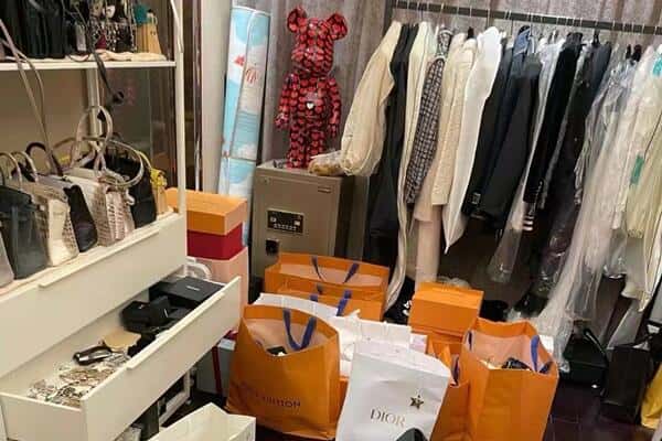 曲靖市师宗回收一线品牌衣服